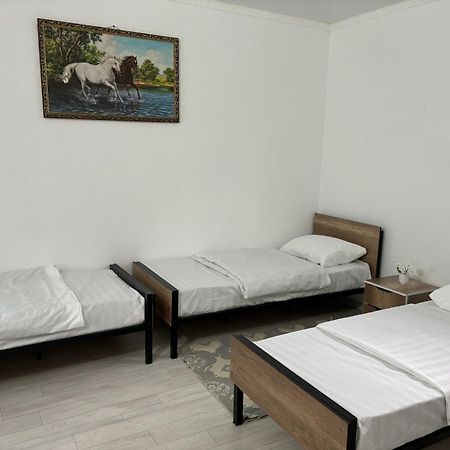 Hostel,Halal Хостел,Халал Tokmok Esterno foto