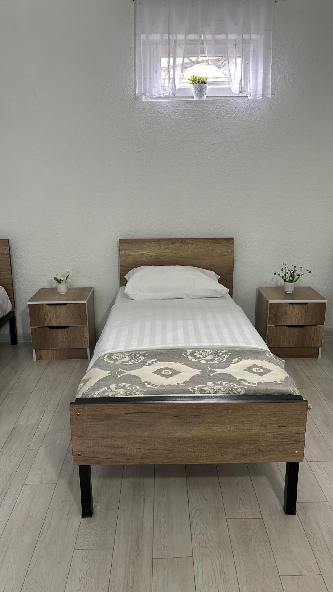 Hostel,Halal Хостел,Халал Tokmok Esterno foto