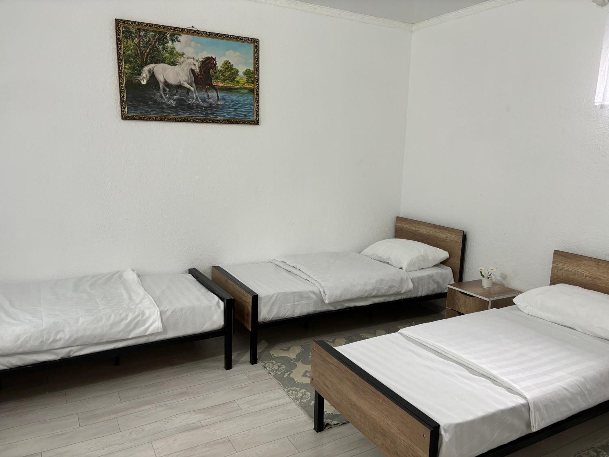 Hostel,Halal Хостел,Халал Tokmok Esterno foto