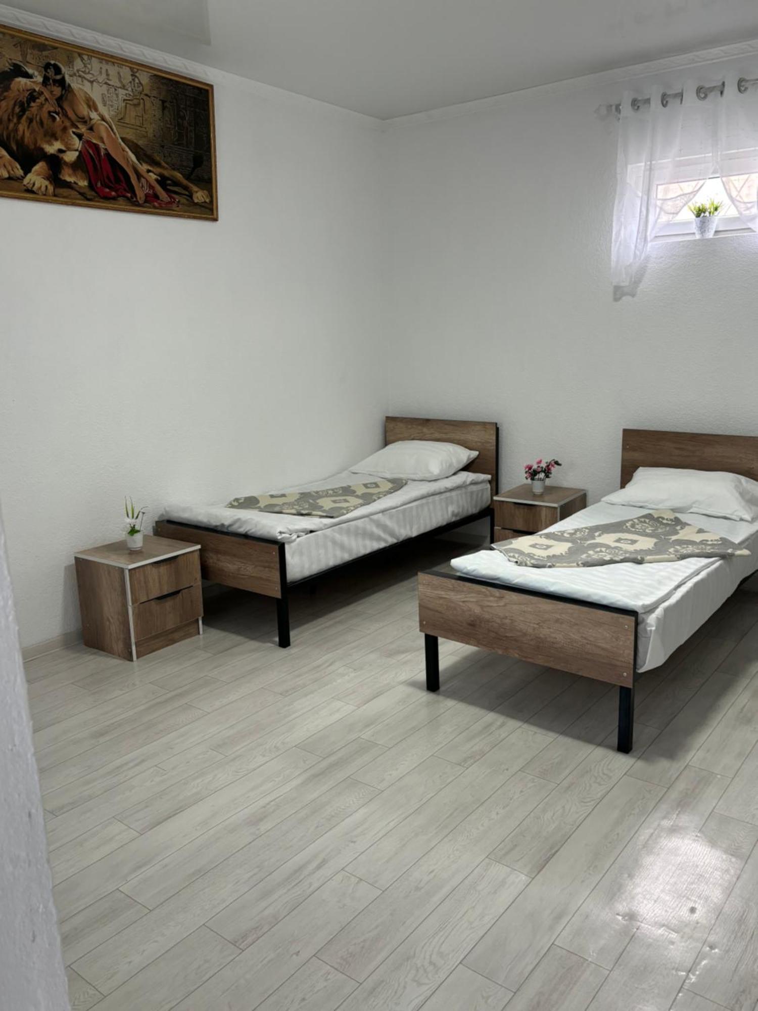 Hostel,Halal Хостел,Халал Tokmok Esterno foto