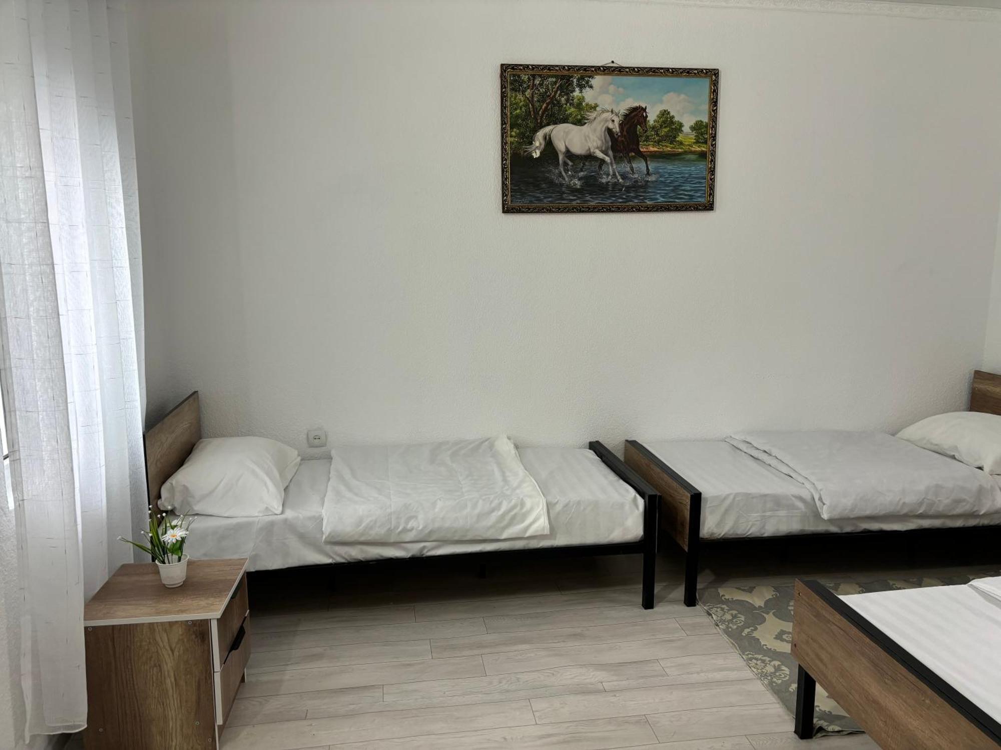 Hostel,Halal Хостел,Халал Tokmok Esterno foto