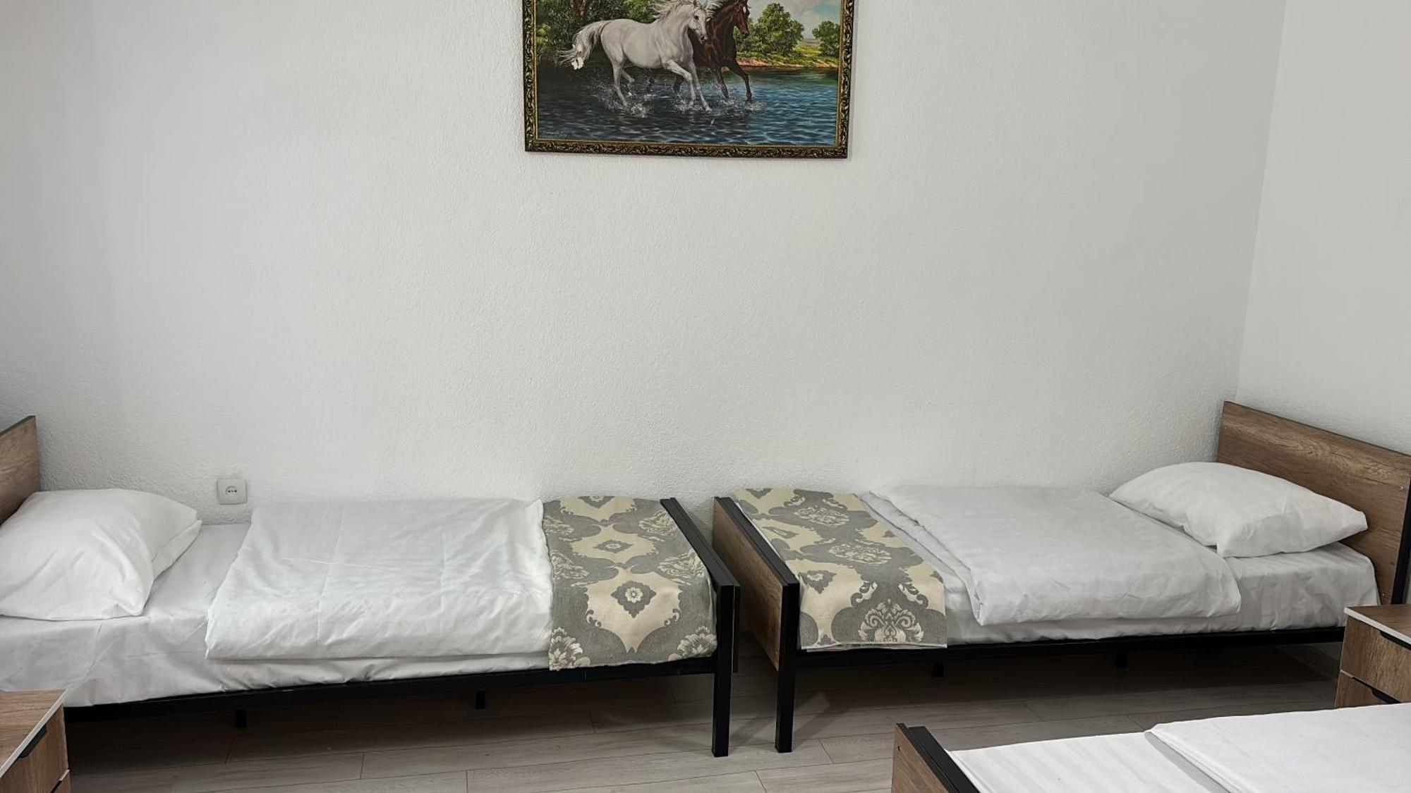 Hostel,Halal Хостел,Халал Tokmok Esterno foto