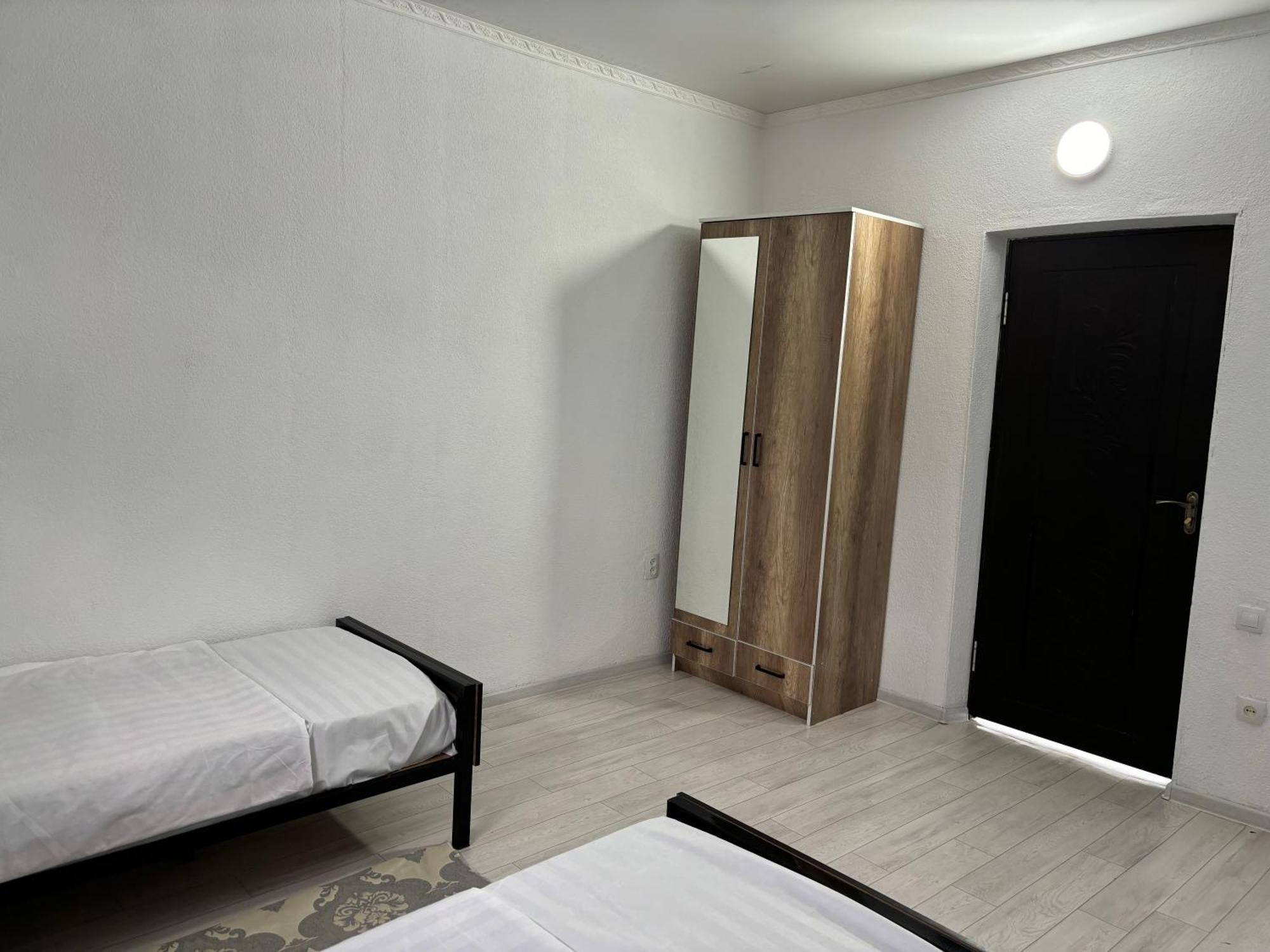Hostel,Halal Хостел,Халал Tokmok Esterno foto