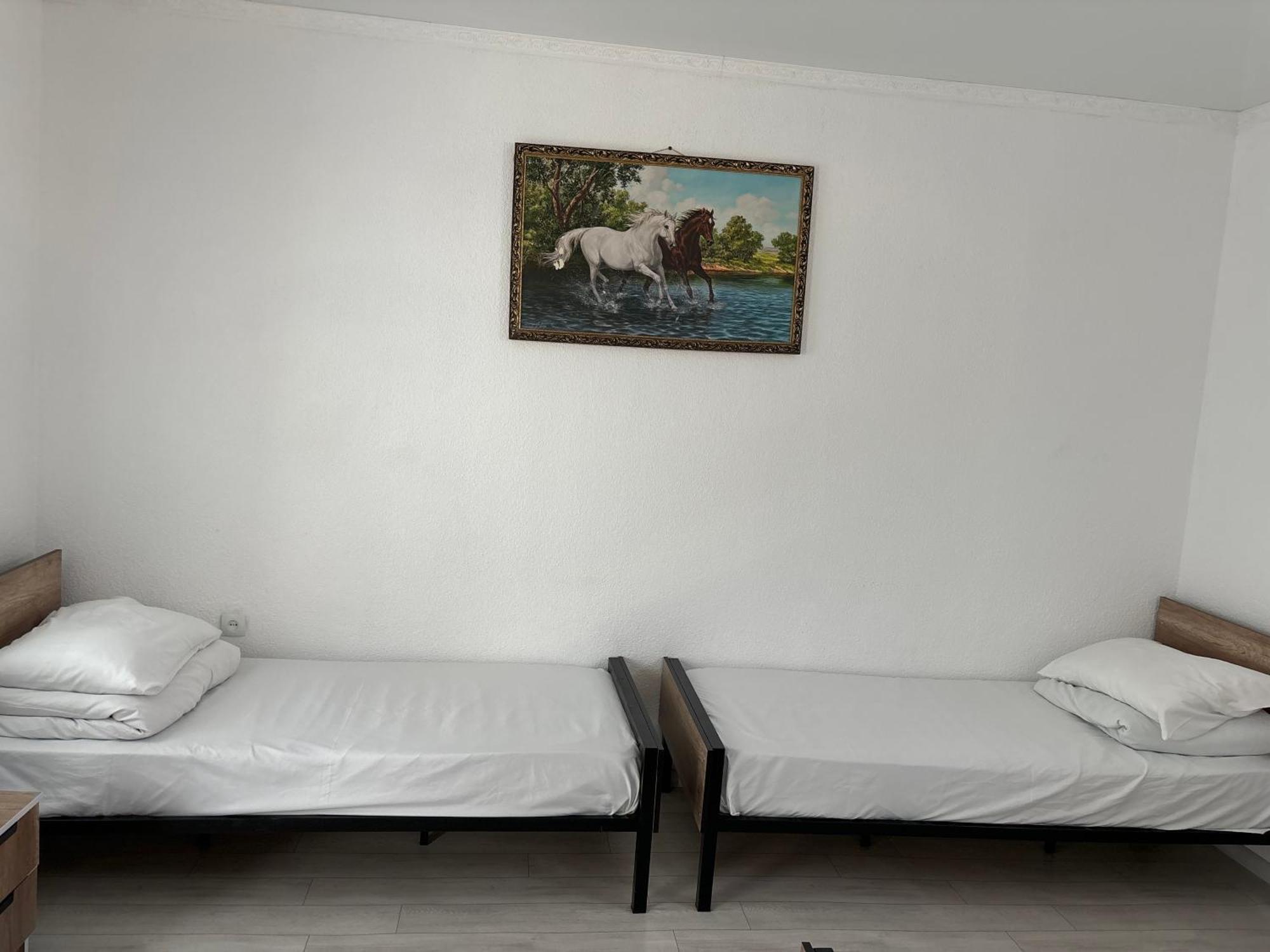 Hostel,Halal Хостел,Халал Tokmok Esterno foto