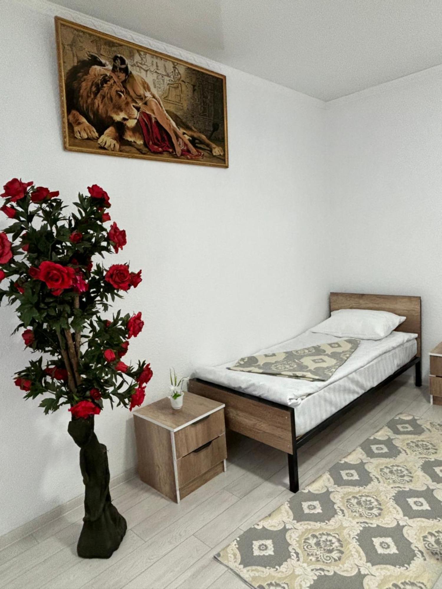 Hostel,Halal Хостел,Халал Tokmok Esterno foto